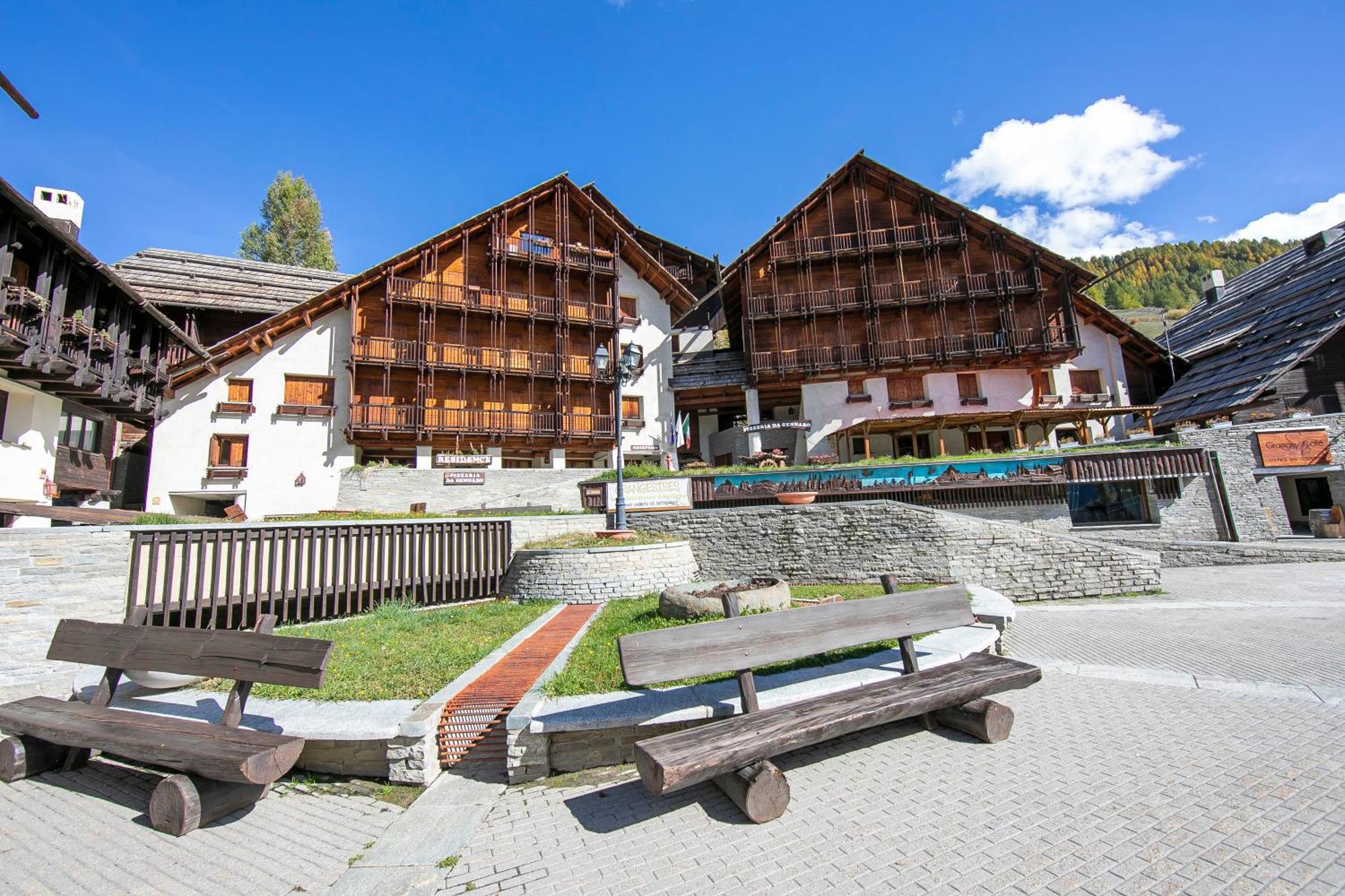Grange Hike & Ski Sestriere Apartments Extérieur photo