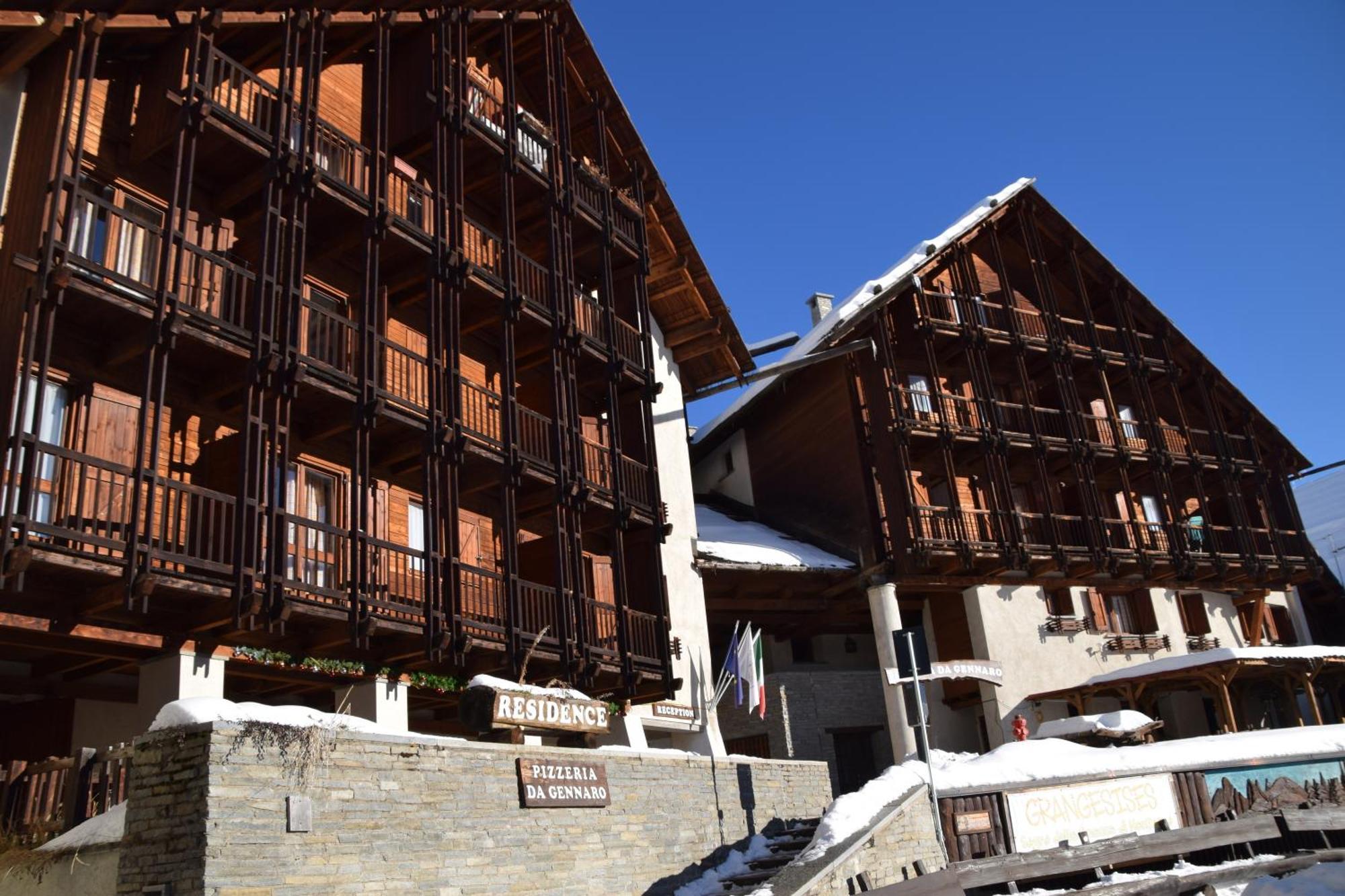 Grange Hike & Ski Sestriere Apartments Extérieur photo
