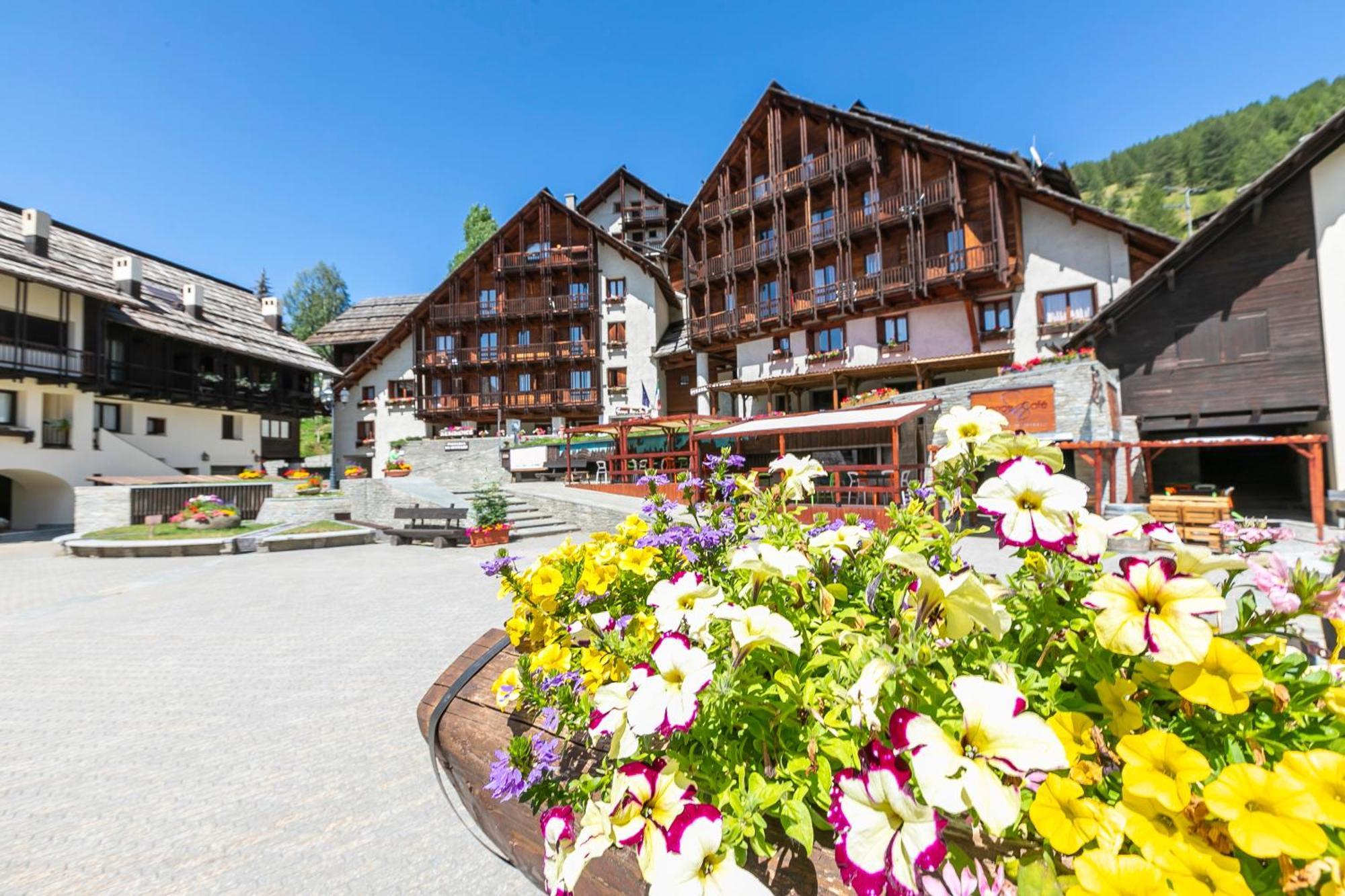 Grange Hike & Ski Sestriere Apartments - Happy Rentals Extérieur photo